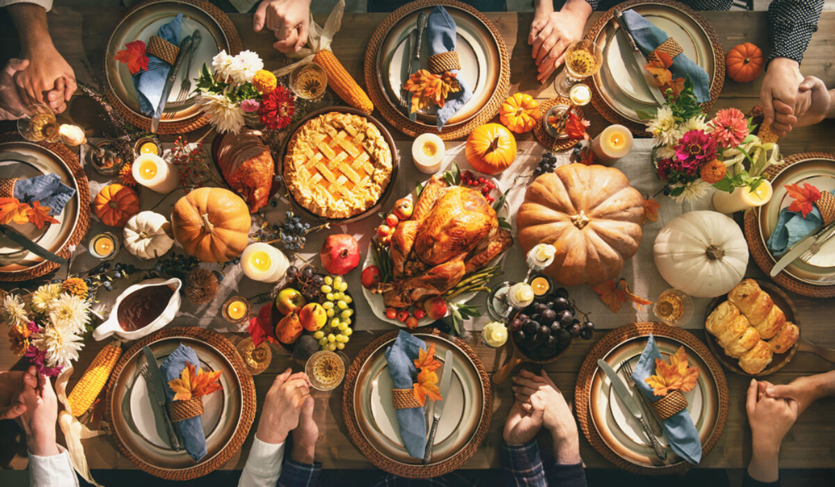 Group,Of,Friends,Or,Family,Members,Giving,Thanks,To,God